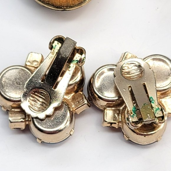 Vintage Clip-on Screw Back Earrings Collection of Five Pair Ct555 - Picture 10 of 15